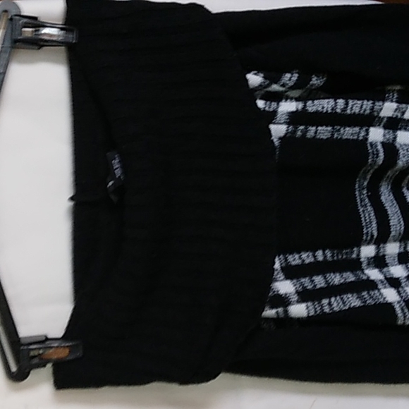 Sweater - Picture 3 of 3